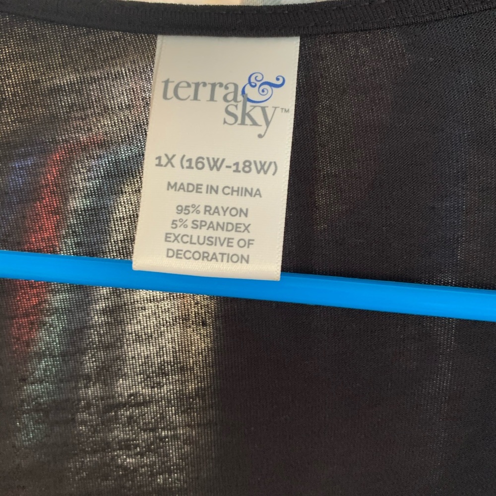Tunics - Picture 4 of 4